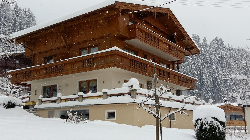 Haus Binder Hotel Ried im Zillertal Eksteriør billede