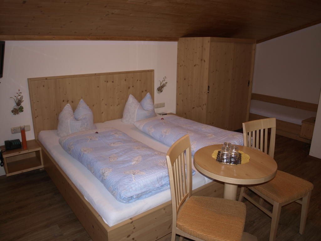 Haus Binder Hotel Ried im Zillertal Værelse billede
