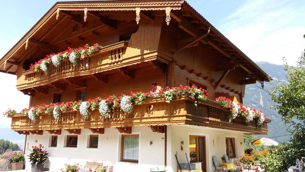 Haus Binder Hotel Ried im Zillertal Eksteriør billede